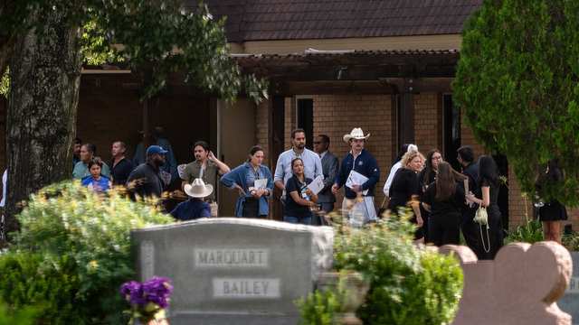 Anguish and disbelief at wake for Lorenzo Salgado Araujo, killed by ICE in Houston 